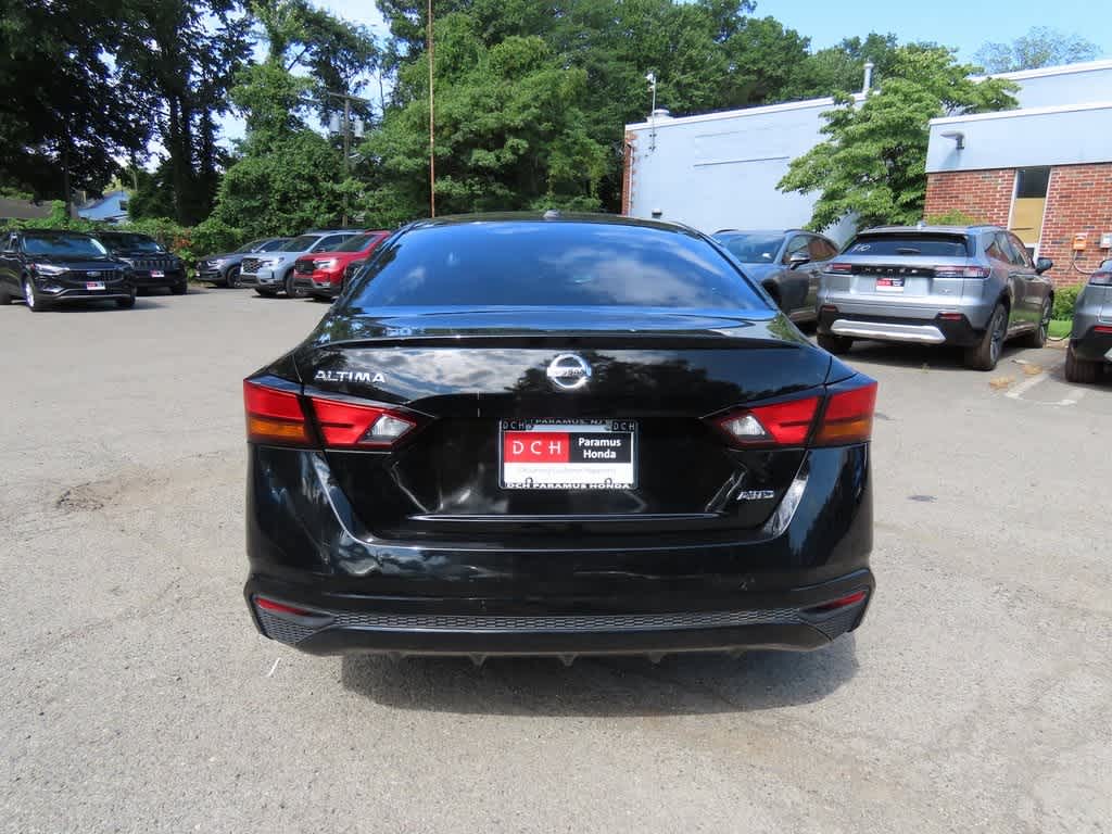 Vehicle image 2 of 26
