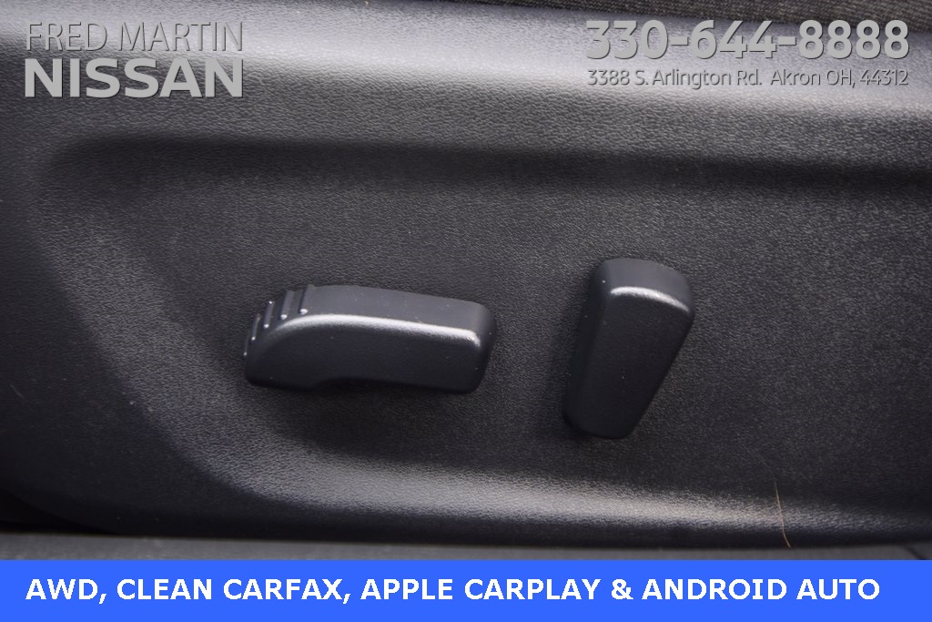 Vehicle image 22 of 30