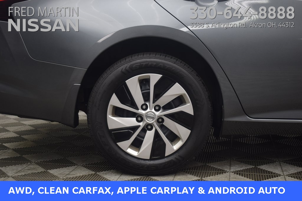 Vehicle image 10 of 30