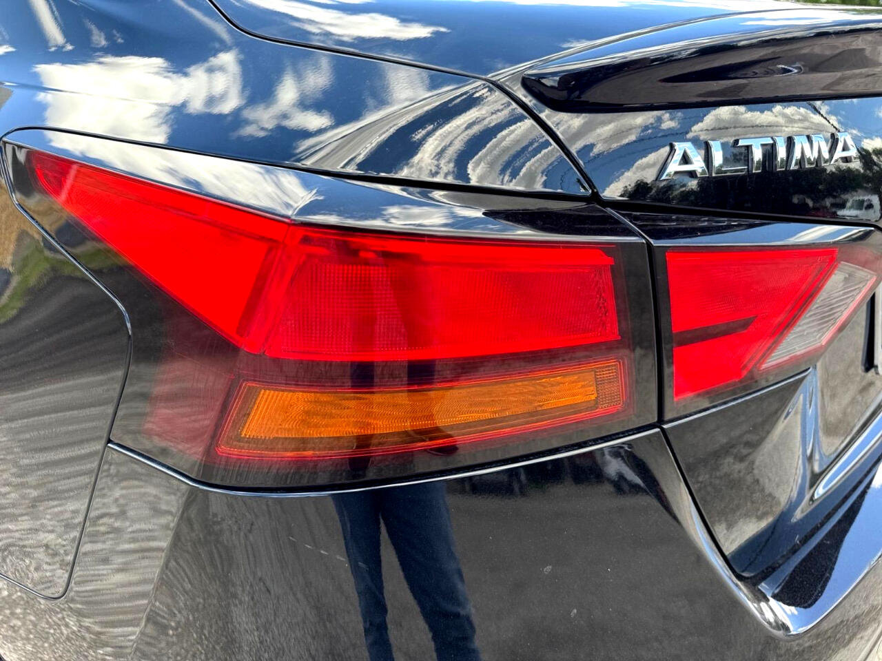 Vehicle image 12 of 26