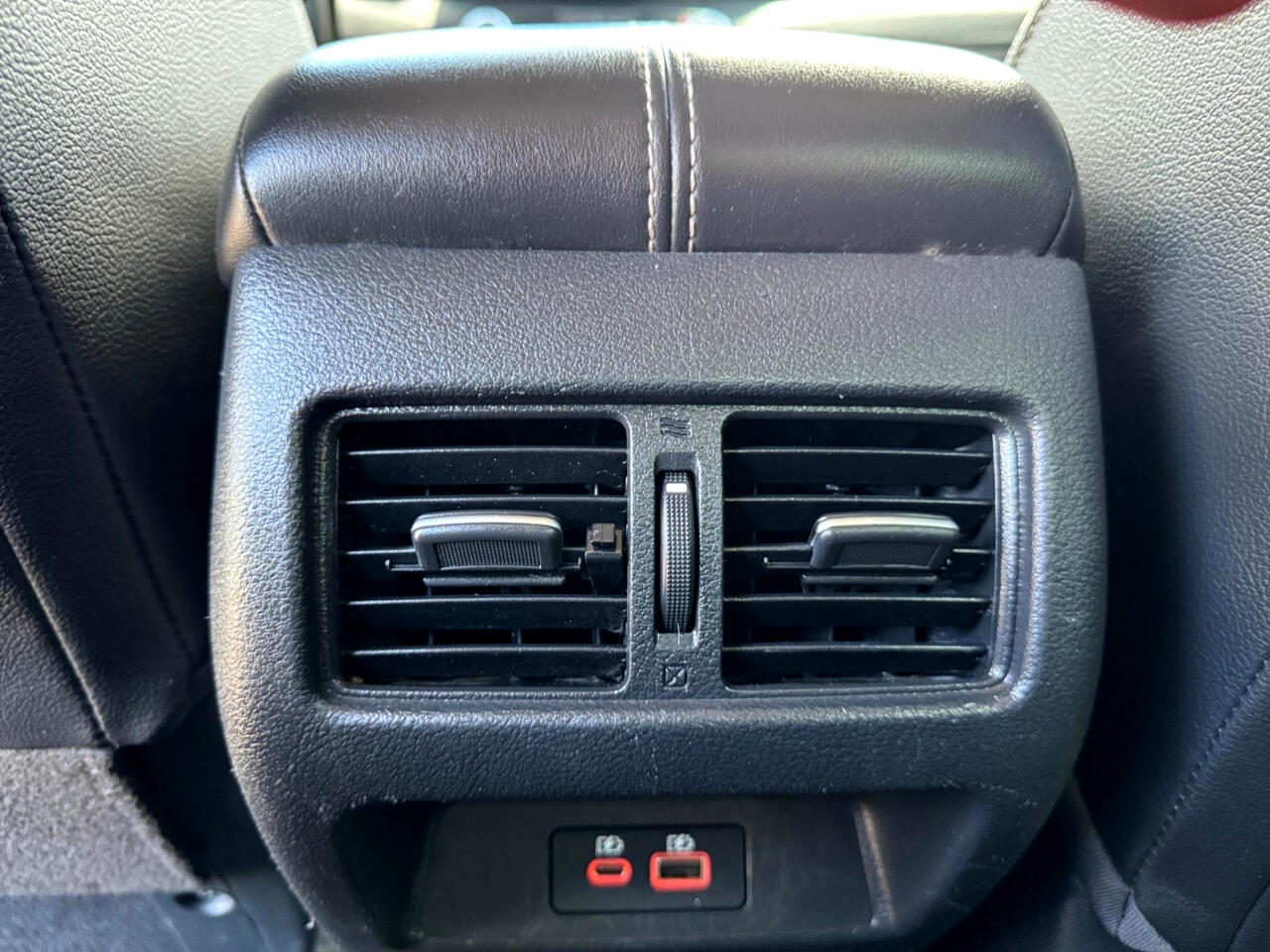 Vehicle image 24 of 26