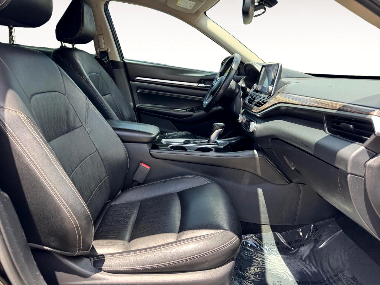 Vehicle image 18 of 26