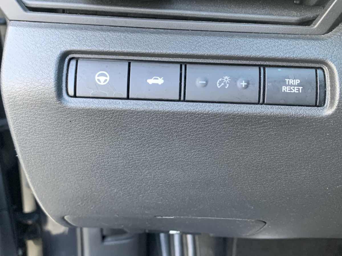 Vehicle image 14 of 28