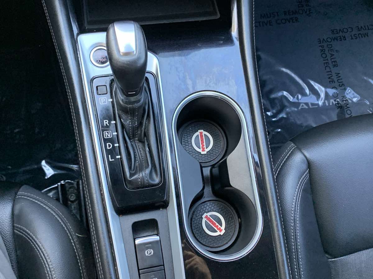 Vehicle image 20 of 28