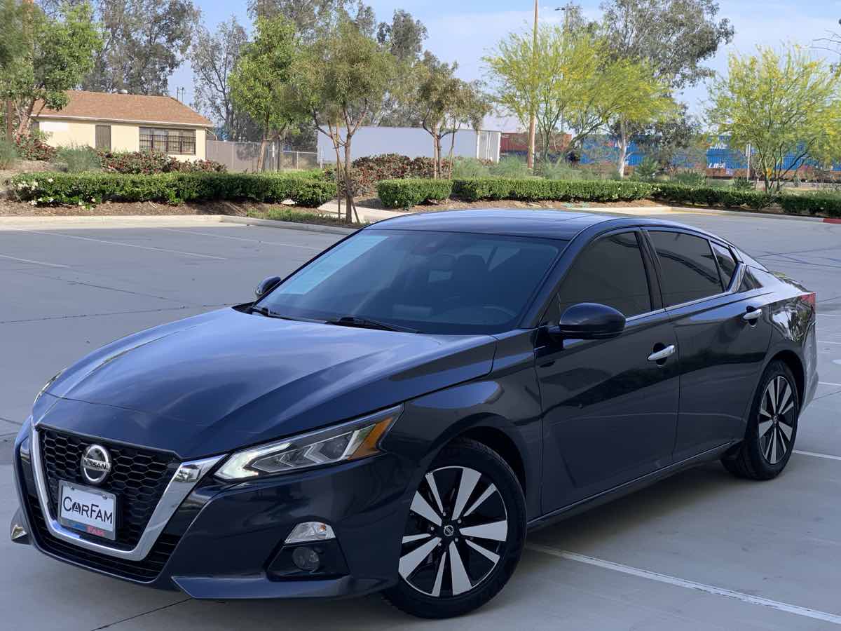 Vehicle image 1 of 28