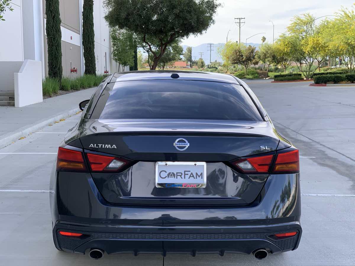 Vehicle image 5 of 28