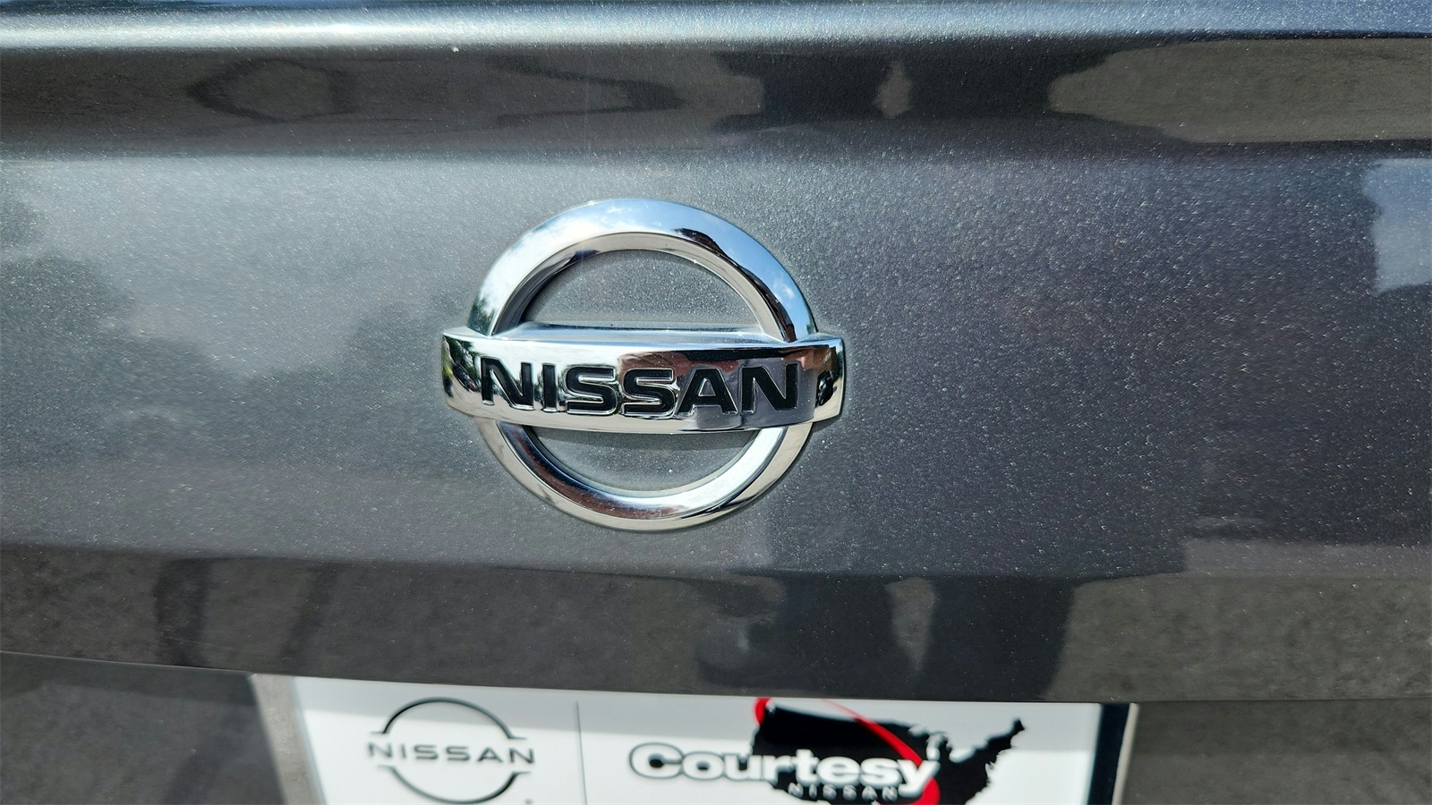 Vehicle image 25 of 43