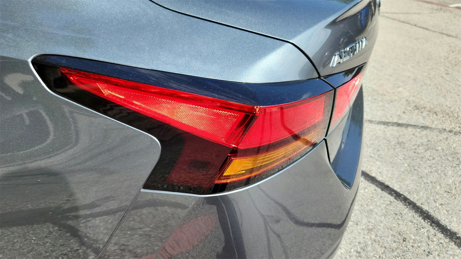 Vehicle image 27 of 43