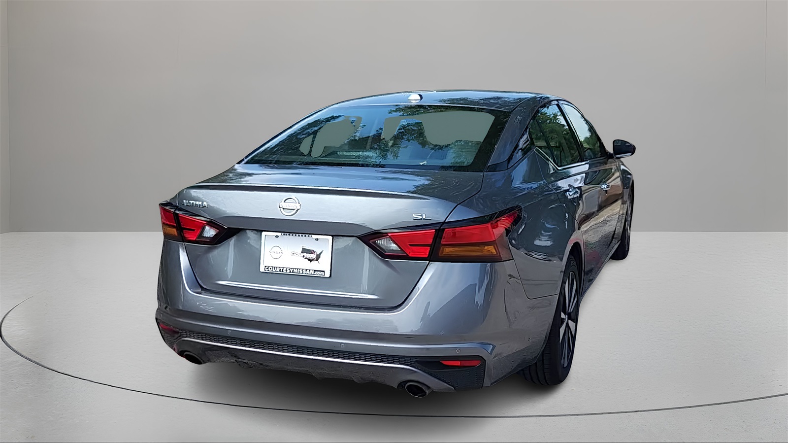 Vehicle image 6 of 43
