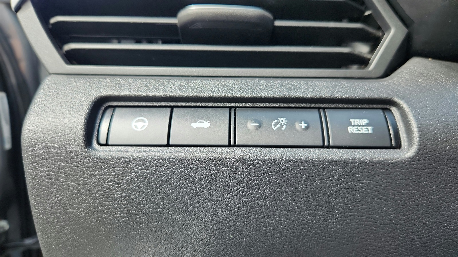 Vehicle image 29 of 43