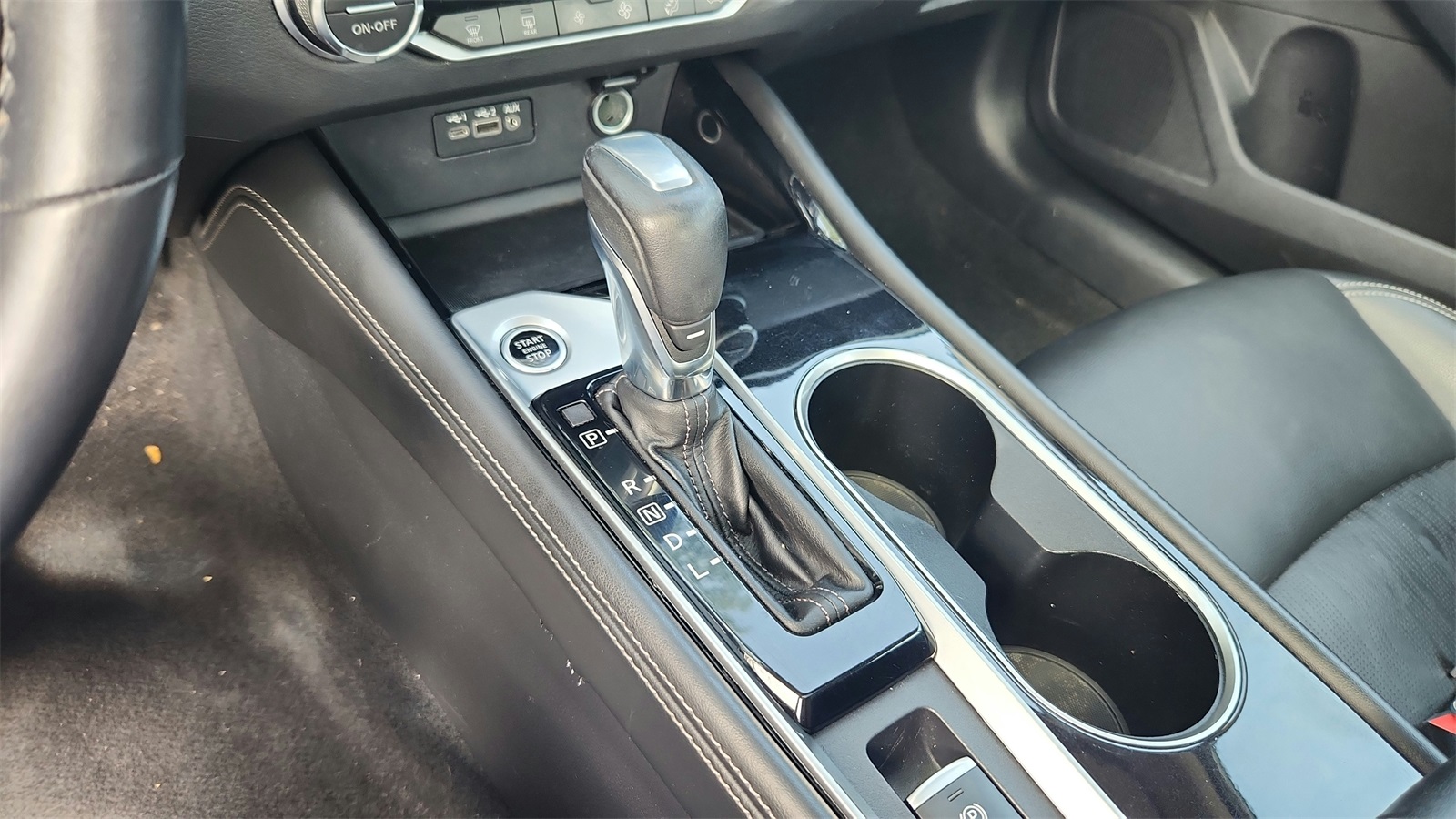 Vehicle image 14 of 43