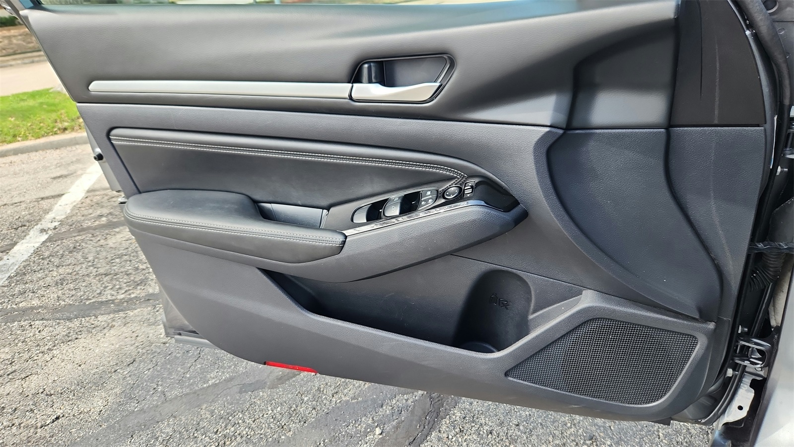 Vehicle image 20 of 43