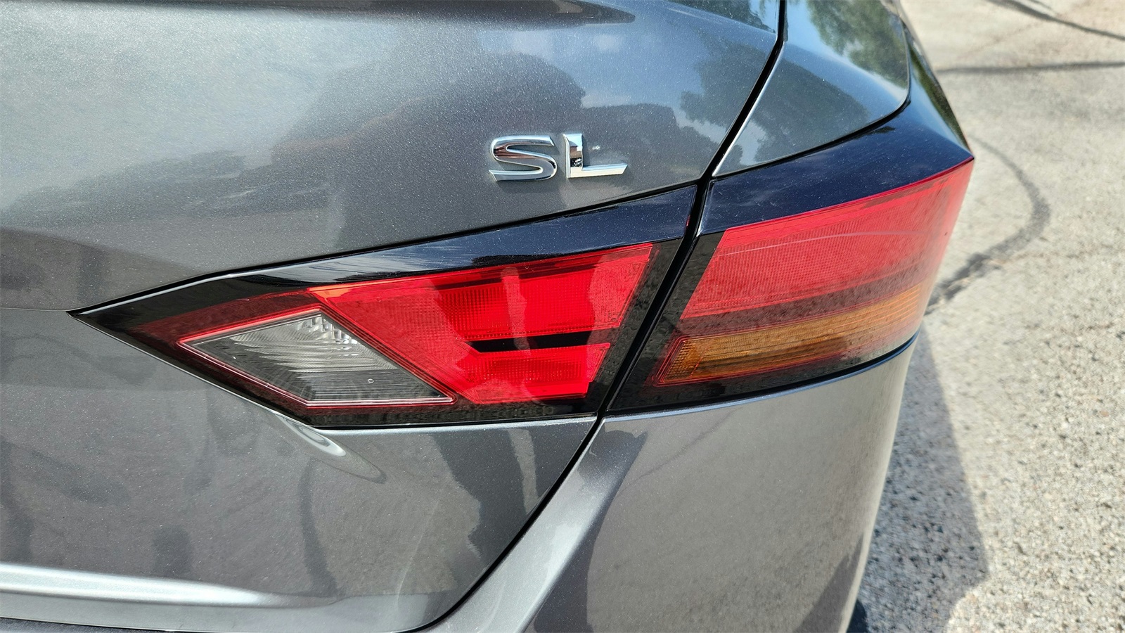 Vehicle image 24 of 43