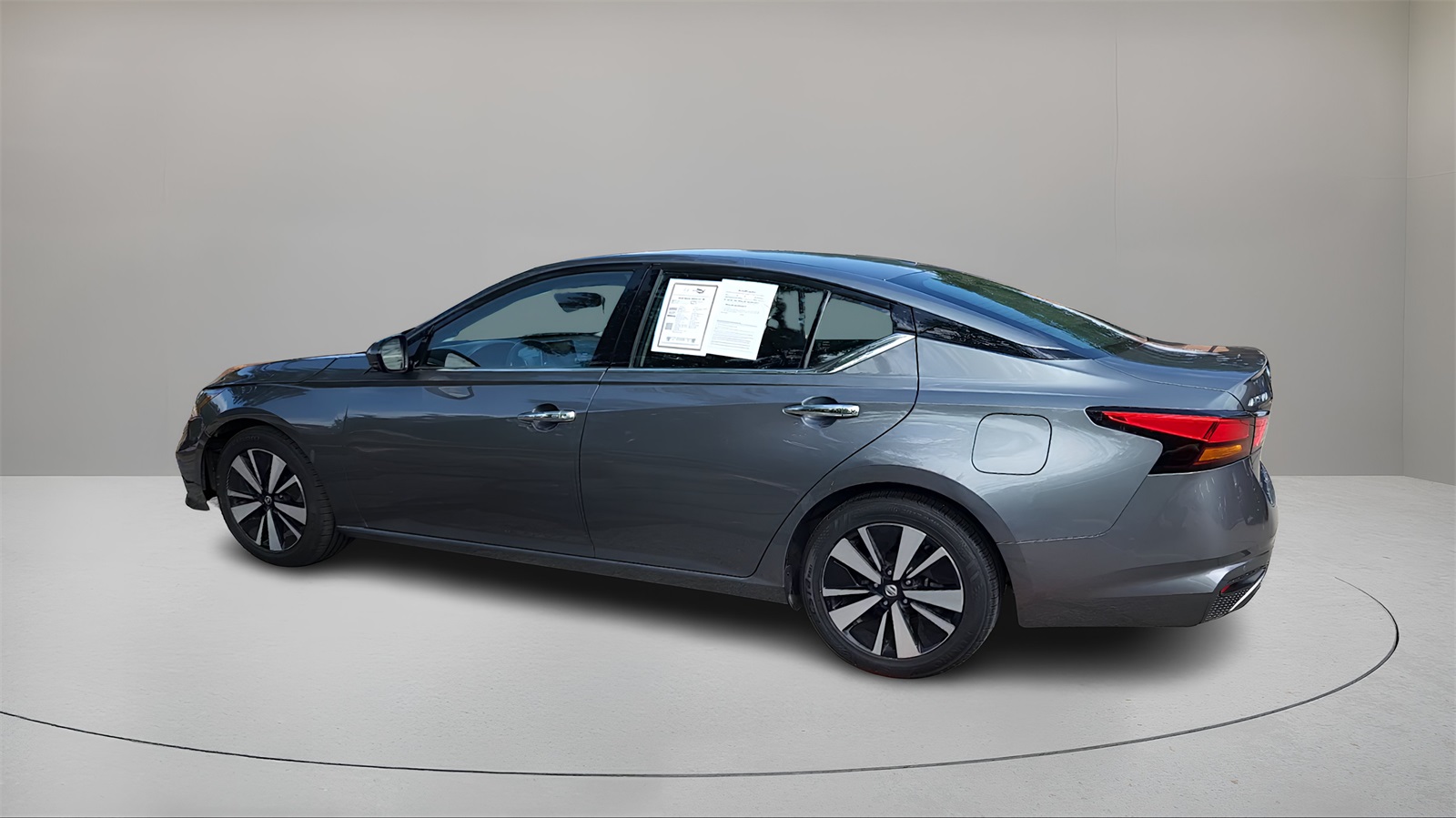 Vehicle image 7 of 43
