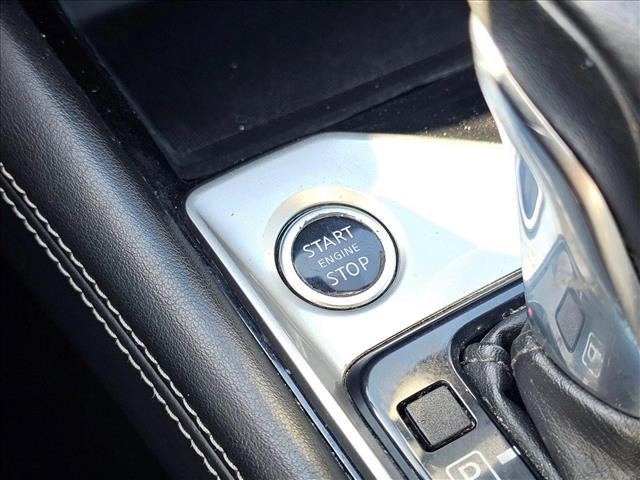 Vehicle image 28 of 30