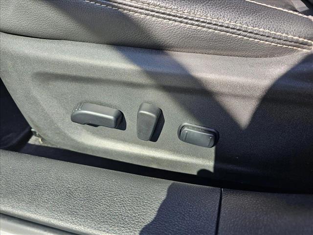 Vehicle image 24 of 30
