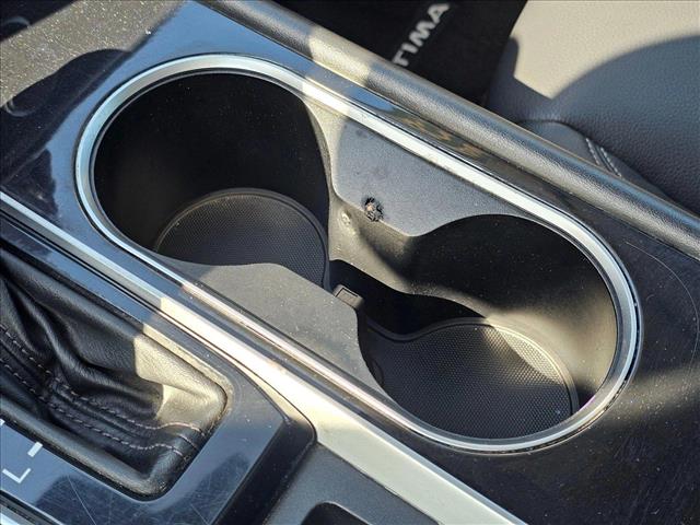 Vehicle image 23 of 30
