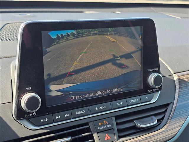 Vehicle image 19 of 30