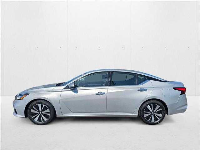 Vehicle image 8 of 30