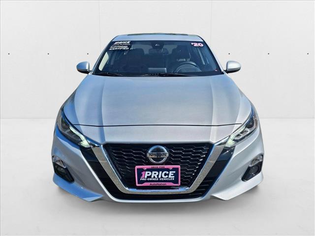 Vehicle image 2 of 30