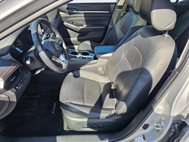 Vehicle image 13 of 30