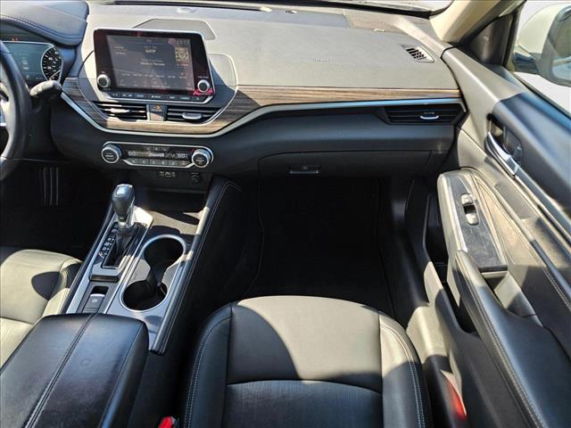 Vehicle image 16 of 30