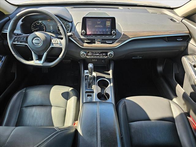 Vehicle image 15 of 30