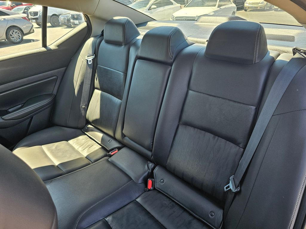 Vehicle image 12 of 43