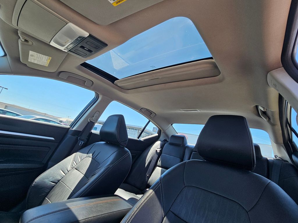 Vehicle image 17 of 43