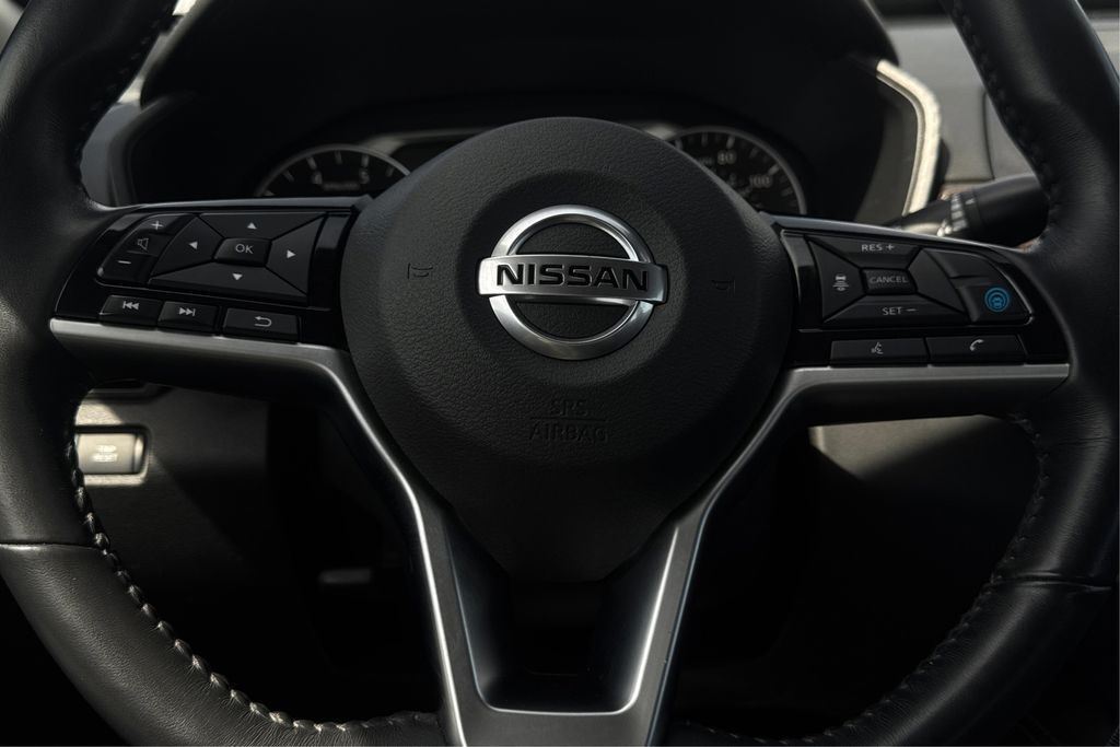 Vehicle image 19 of 37