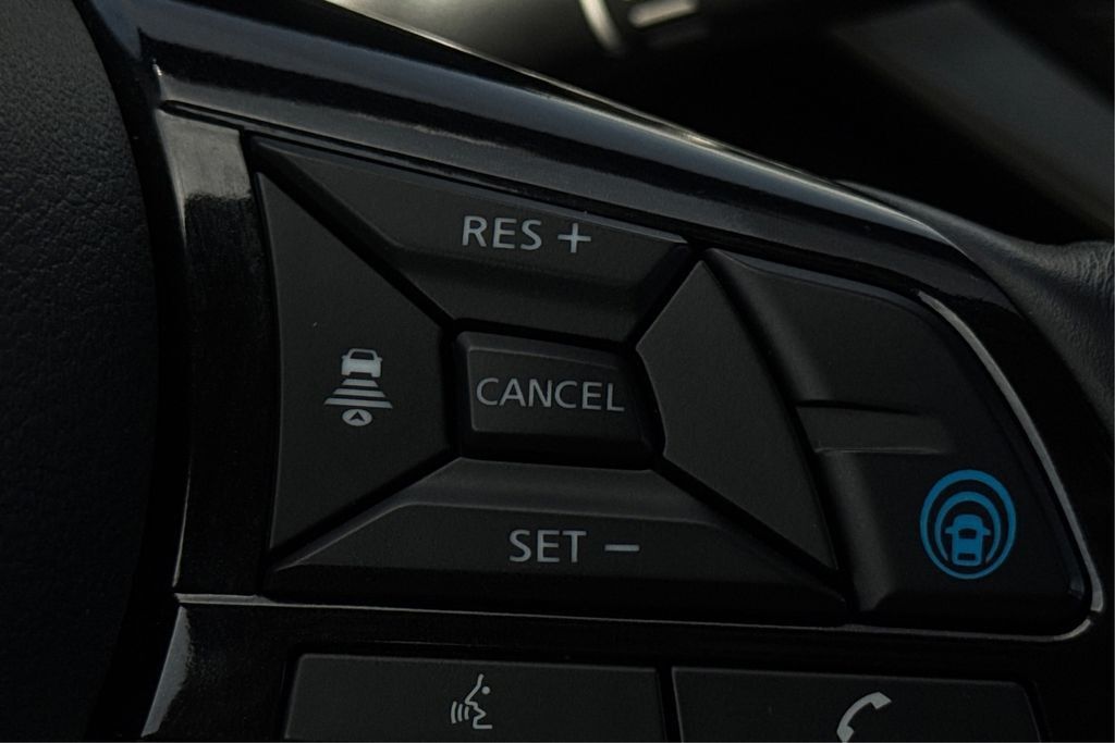 Vehicle image 36 of 37