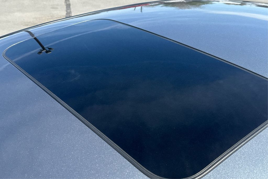 Vehicle image 15 of 37