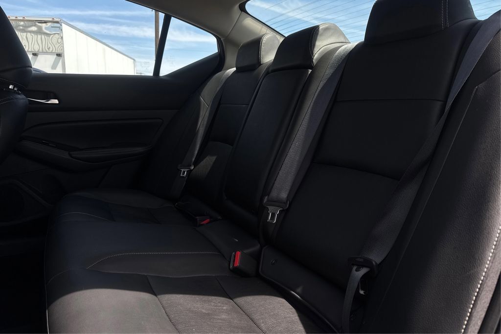 Vehicle image 14 of 37