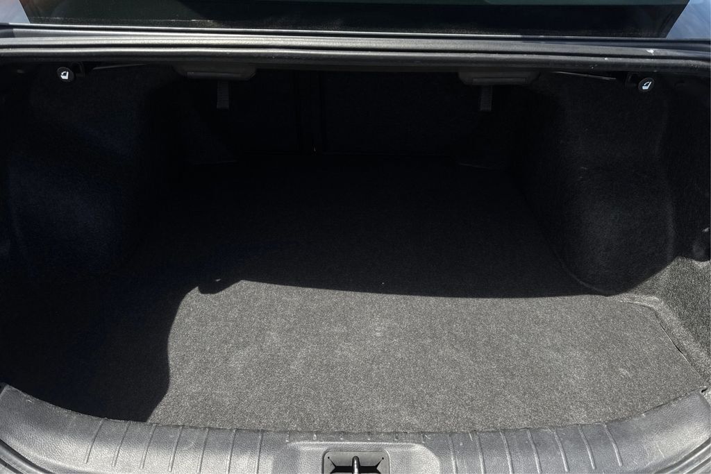 Vehicle image 16 of 37