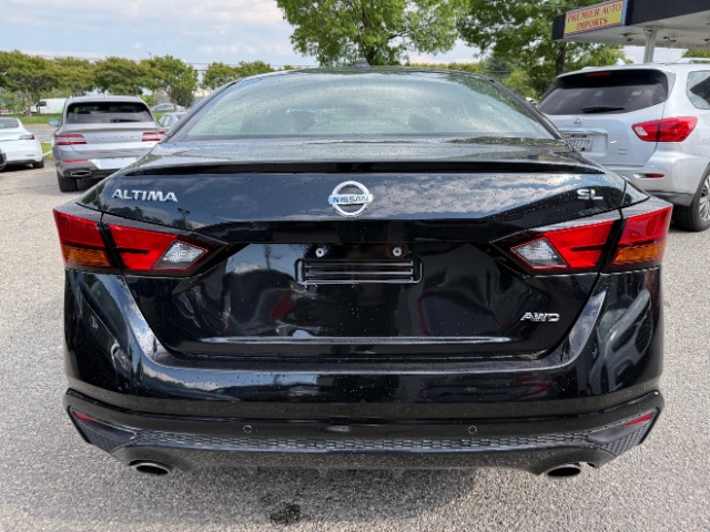 Vehicle image 6 of 17