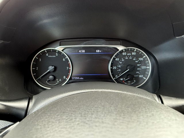 Vehicle image 11 of 17