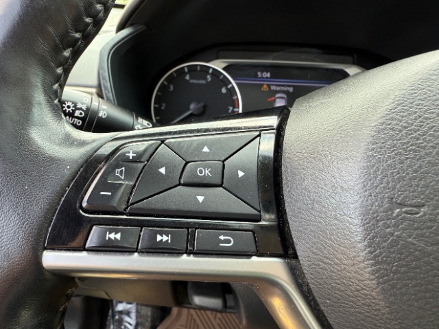 Vehicle image 13 of 17
