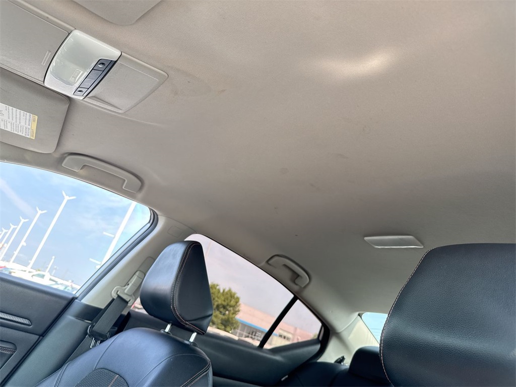 Vehicle image 22 of 24