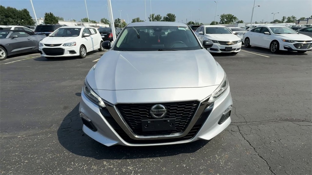 Vehicle image 2 of 24