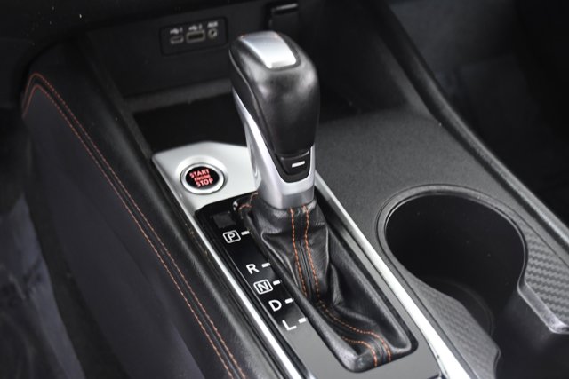 Vehicle image 24 of 32