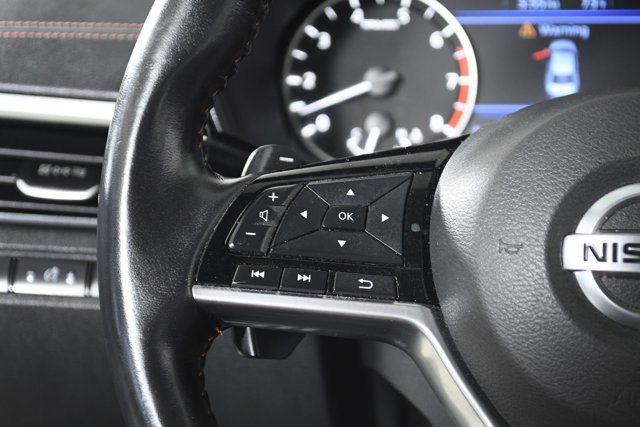 Vehicle image 20 of 32