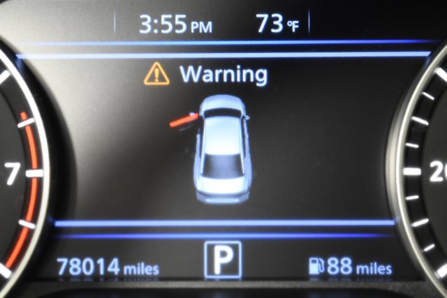 Vehicle image 19 of 32