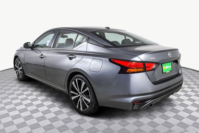 Vehicle image 6 of 32