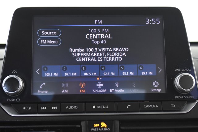 Vehicle image 22 of 32