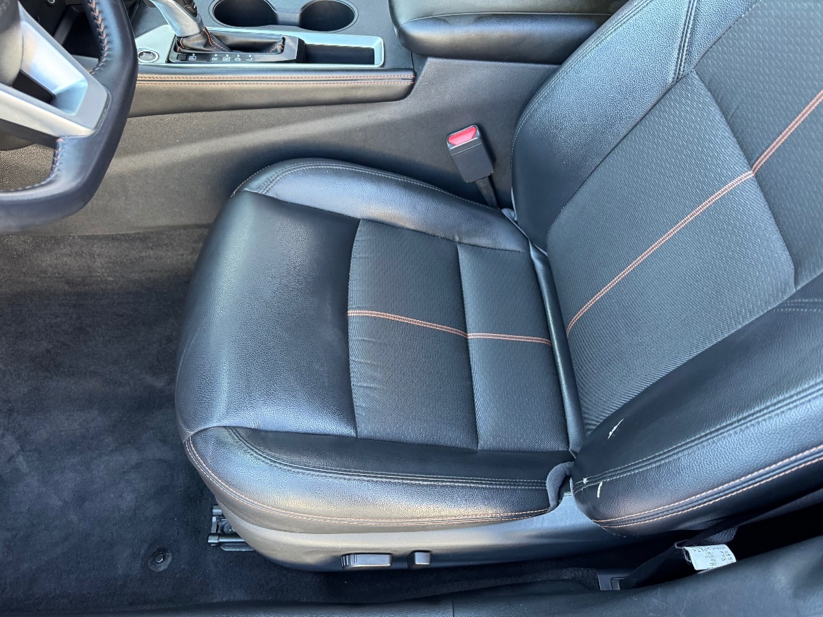 Vehicle image 9 of 17