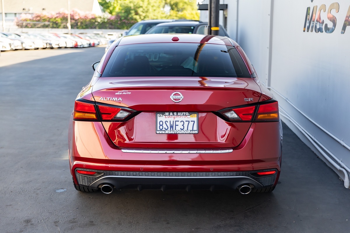 Vehicle image 6 of 17