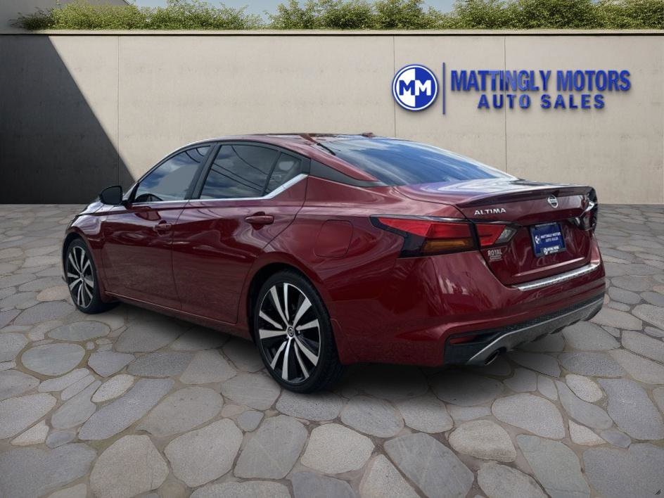 Vehicle image 7 of 23