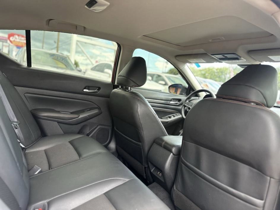 Vehicle image 9 of 23