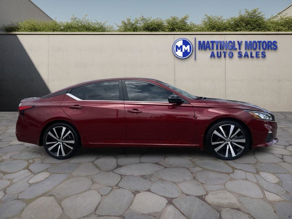 Vehicle image 4 of 23
