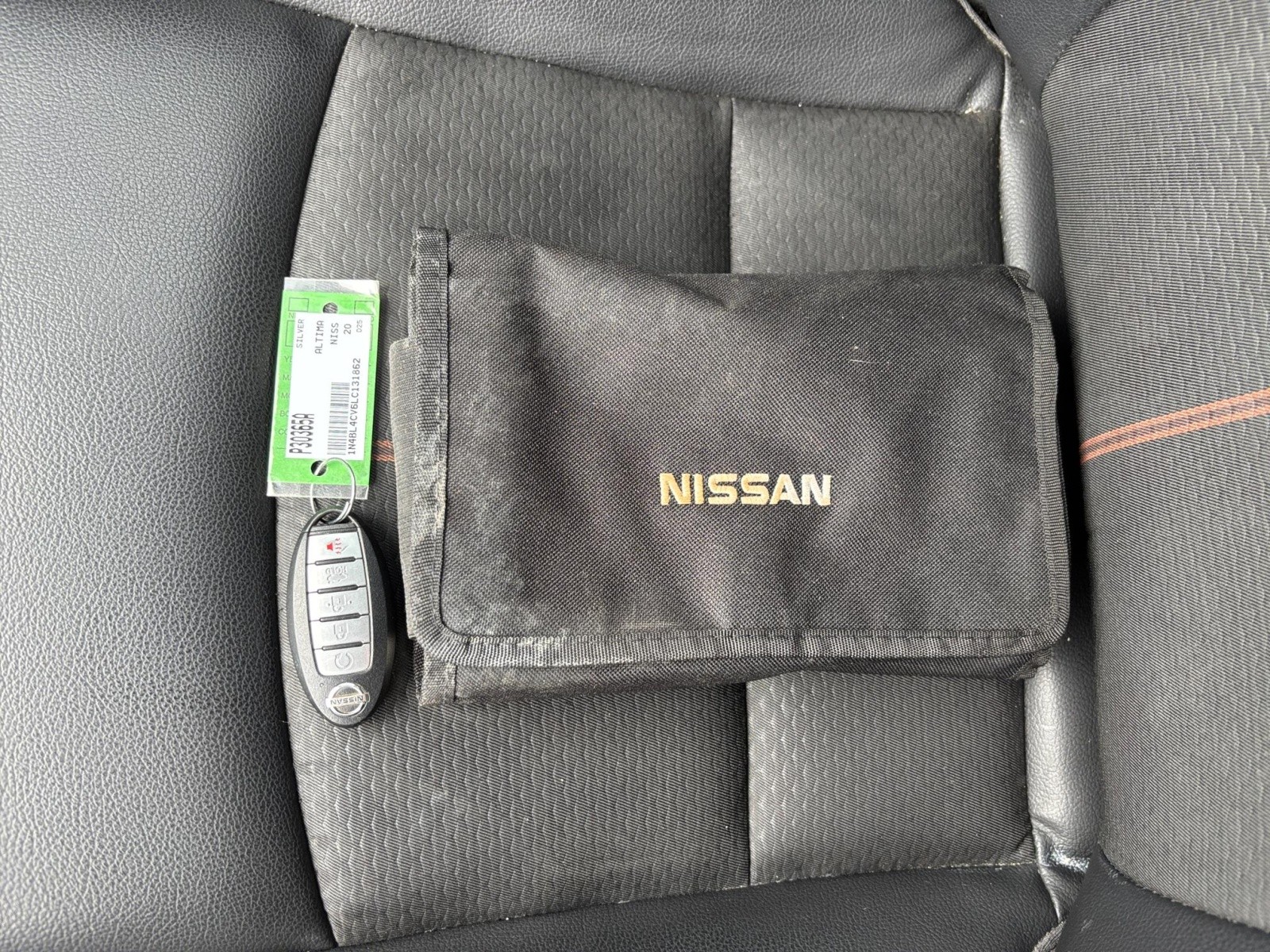 Vehicle image 18 of 22